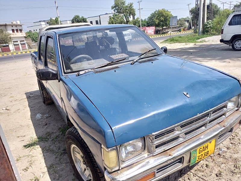 NISSAN PICKUP 1993 model,2200CC,4*2 4