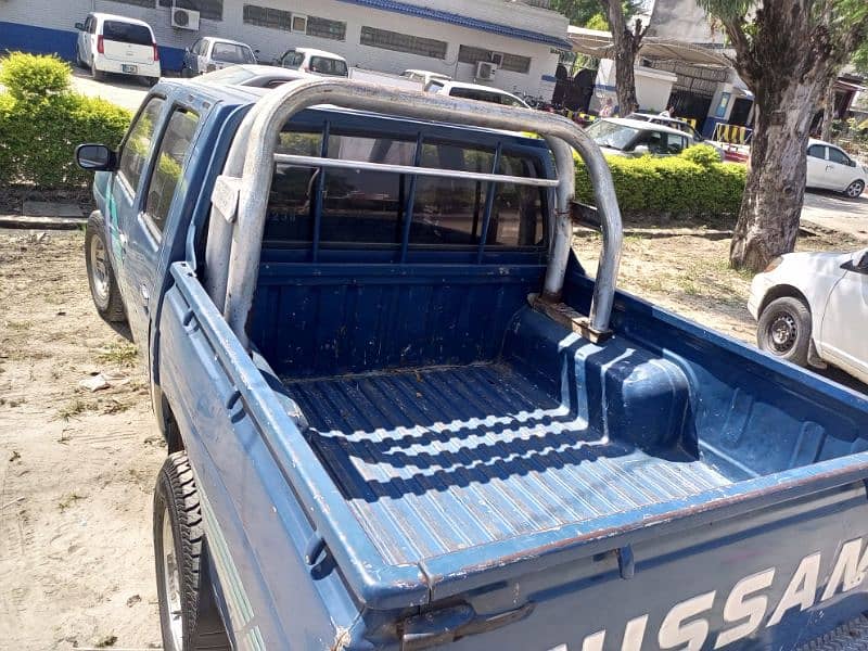 NISSAN PICKUP 1993 model,2200CC,4*2 6