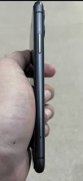 iPhone 11 64gb non pta factory unlock black colour 10/10 condition 2