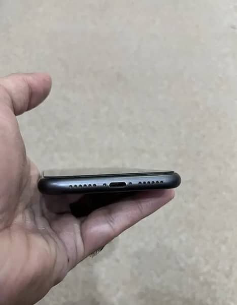 iPhone 11 64gb non pta factory unlock black colour 10/10 condition 4