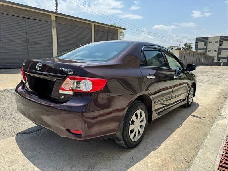 Toyota Corolla GLI 2012 AT 4