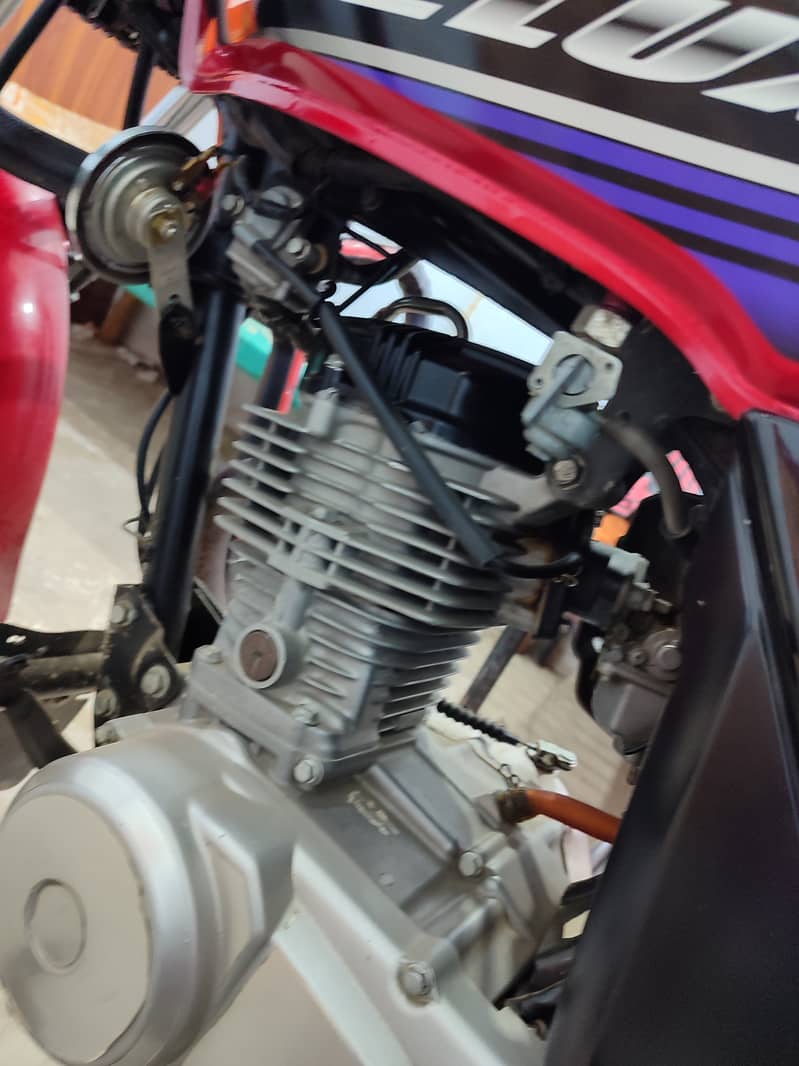 Honda CG 125 2015 4