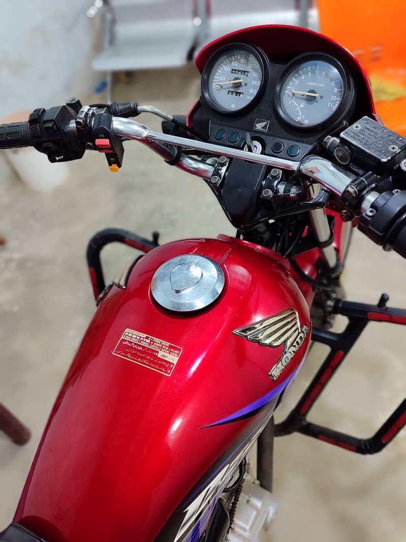 Honda CG 125 2015 10