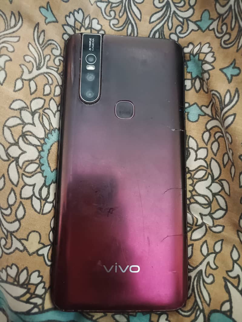 vivo v15 urgent sell 6 /64 my WhatsApp 03017545215 best camera 0