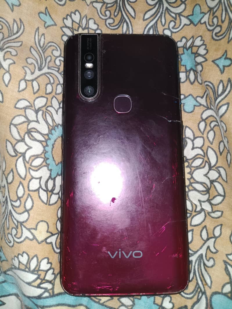 vivo v15 urgent sell 6 /64 my WhatsApp 03017545215 best camera 2