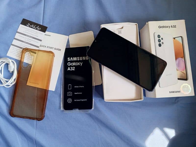 Samsung galaxy A32
Complete box, Like New 2