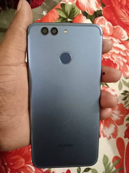 Huawei Nova 2 plus  4  128 0