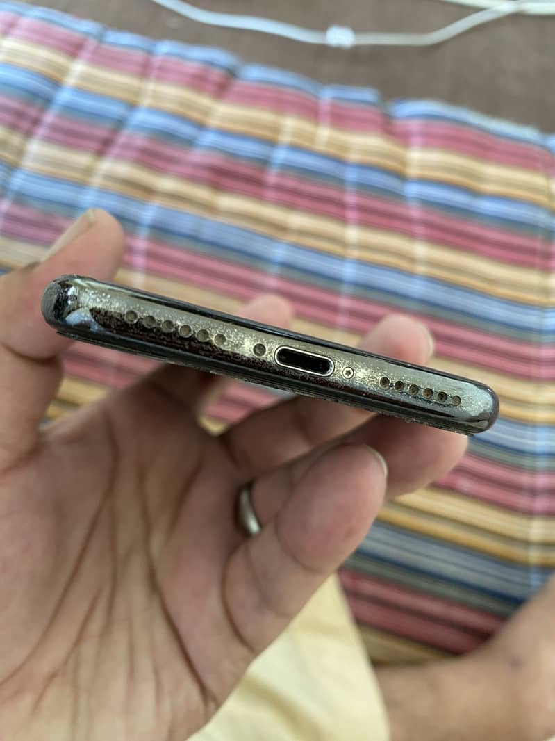 Iphone X 64 gb used 4