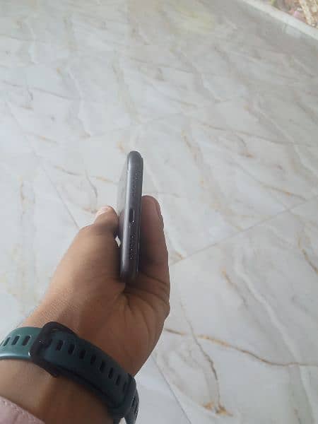 iPhone 11 64gb non PTA 2