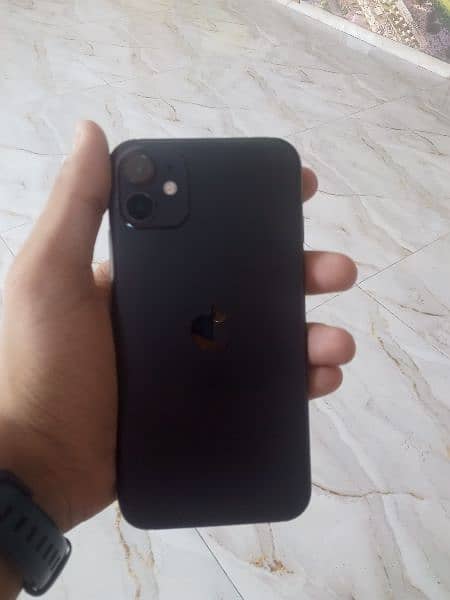 iPhone 11 64gb non PTA 4