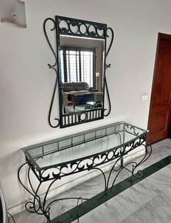 Decorative table and mirror