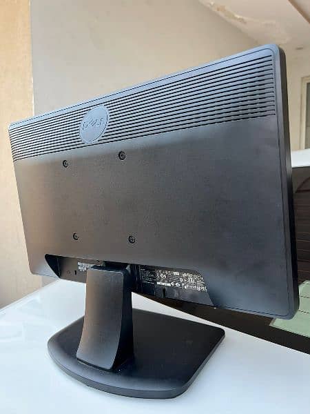 Dell 17" inch Monitor LCD display 3