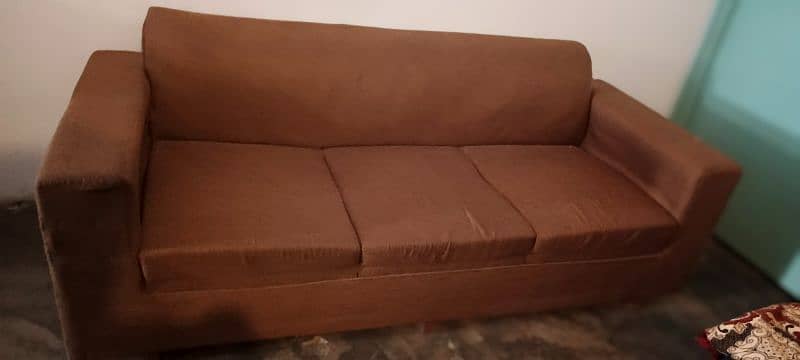 6 seater sofa with 10/8 condition 2