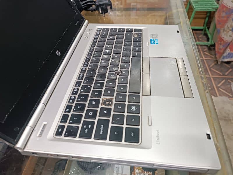 HP elite book 8460p 4