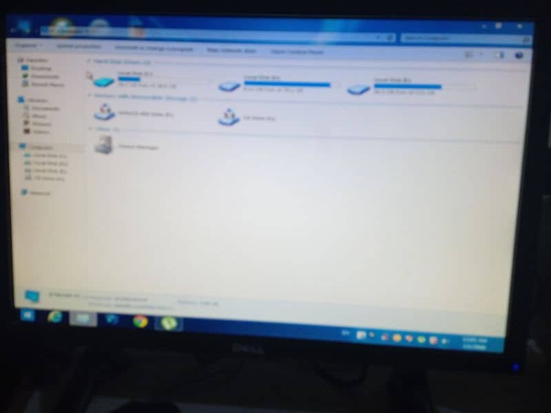 Dell LCD 22 inch  one month used ok condition 2