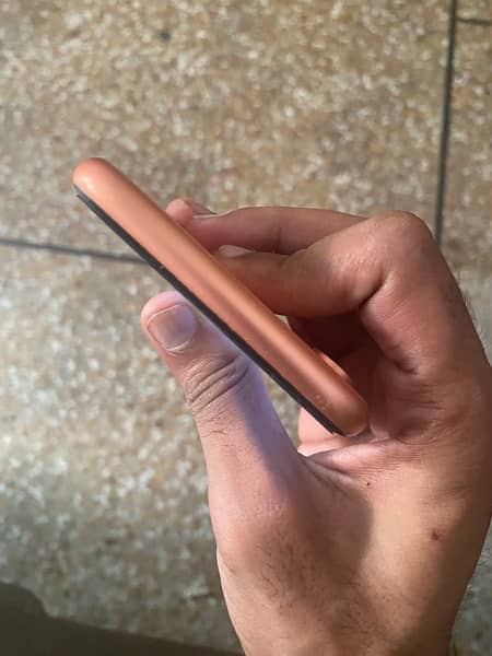 iPhone XR non PTA 5