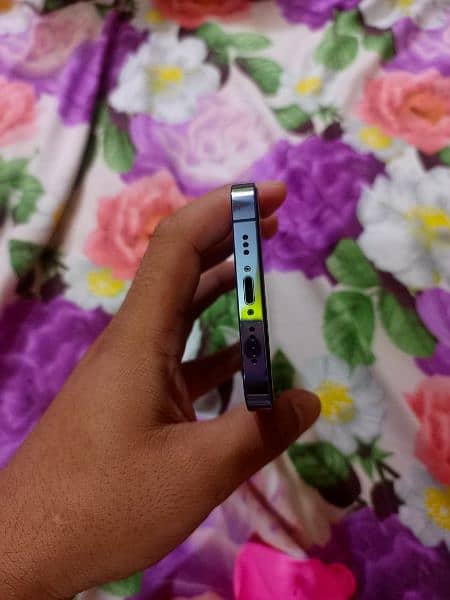 iPhone 13 pro factory unlock non pta zong sim warking battery. 85 4