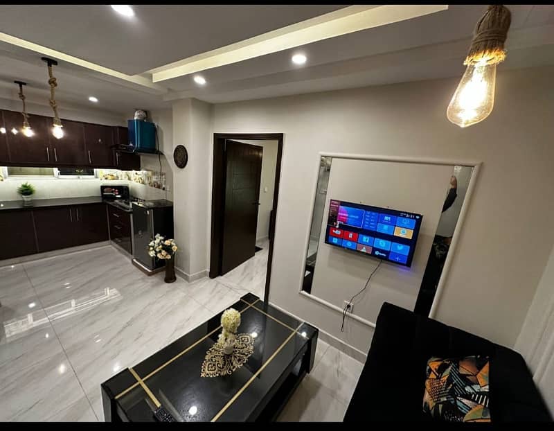 1 Bedroom VIP full furnishe flat for rent per day available in Bahia Town Lahore 3