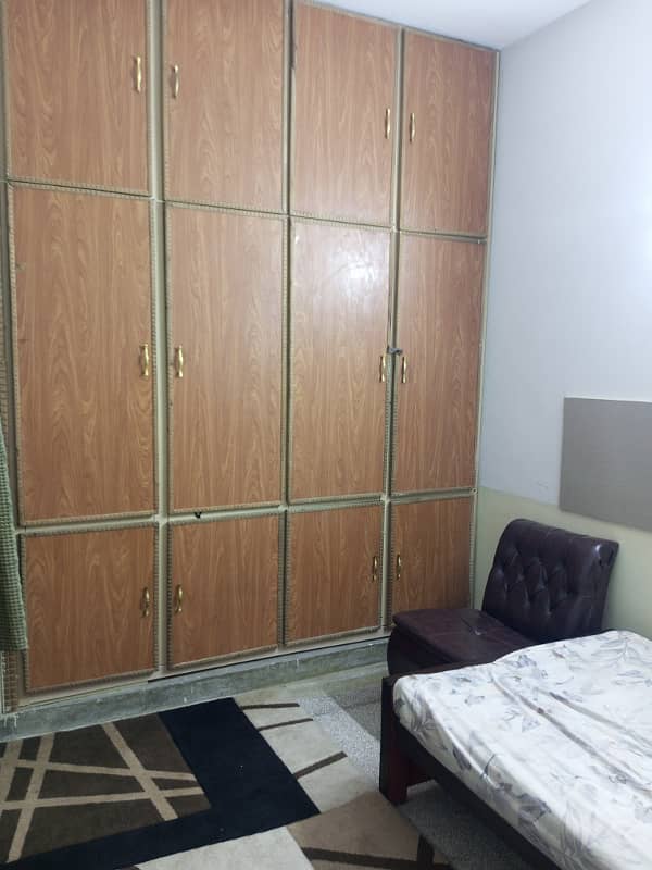 Furnish room available in G11/4 for lady or couple 2