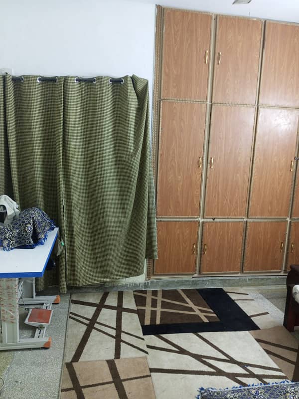 Furnish room available in G11/4 for lady or couple 4