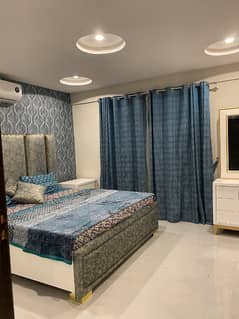 1 Bedroom VIP full furnishe flat for rent per day available in Bahia Town Lahore 0