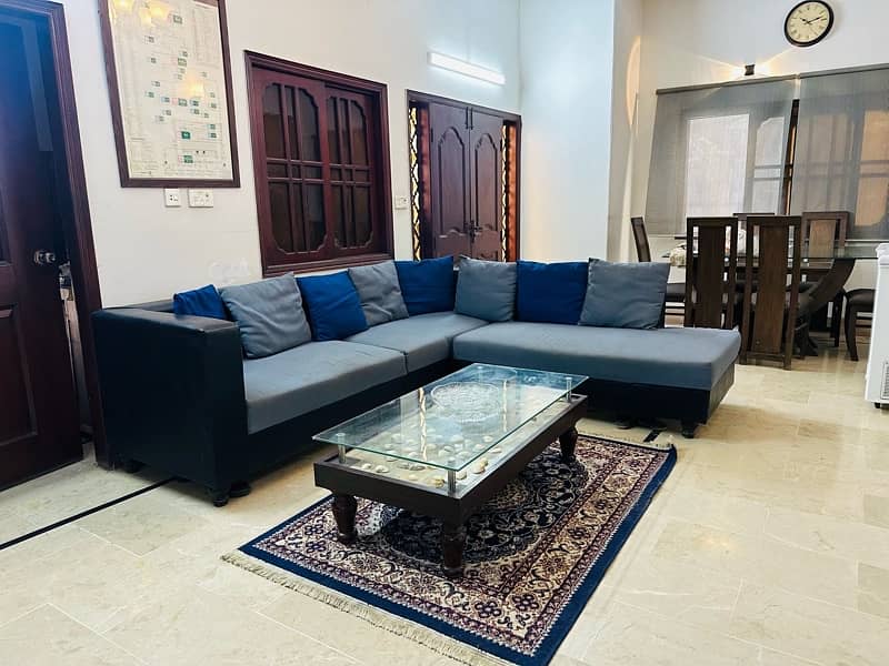 L shaped 7 seater sofa with center table 4