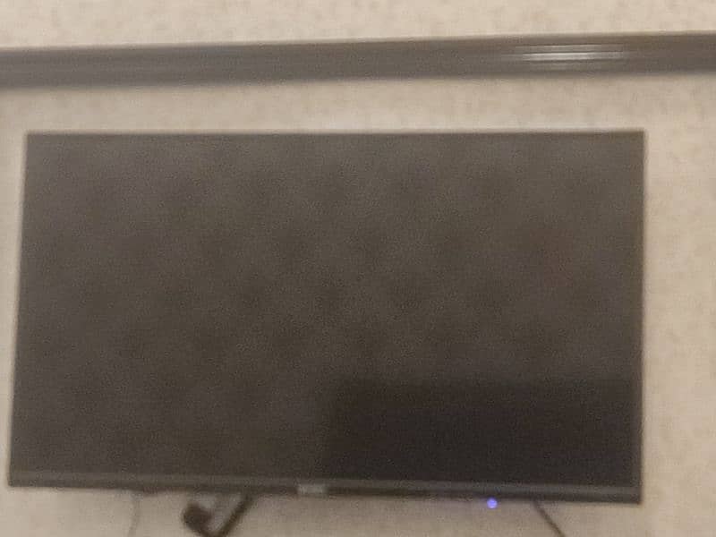 49 inch Samsung TV screen cracked 0