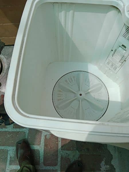 Washing Machine for Sale in Good Condition 2