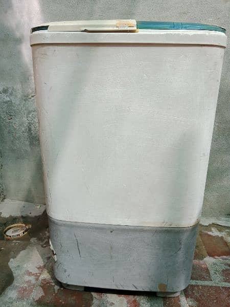 Washing Machine for Sale in Good Condition 3