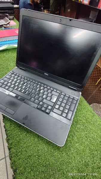 Dell Latitude E-6540 4