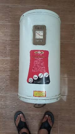 Electric geyser sparingly used 0