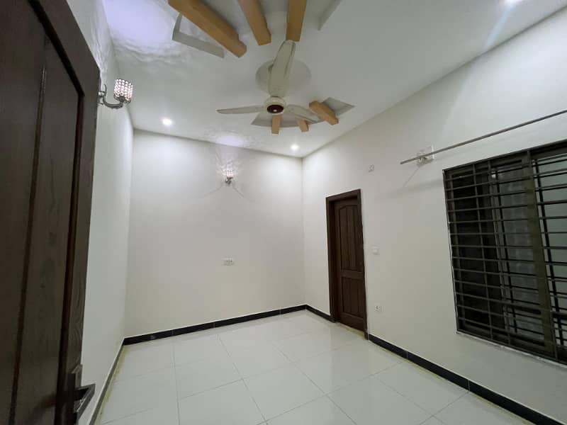 10 Marla lower portion (Basement) for Rent in G-13/2 1