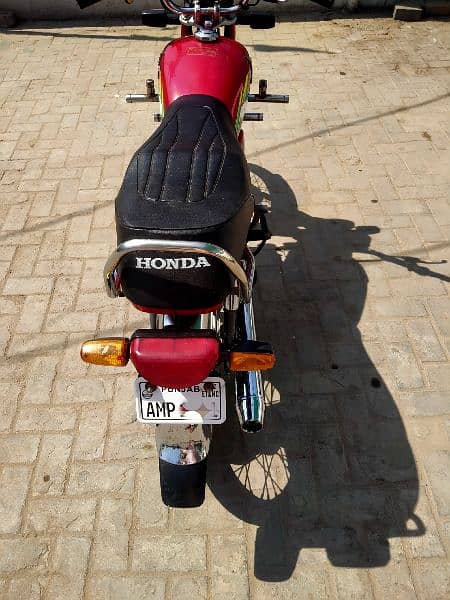 Honda CD 70 Model 2022 4