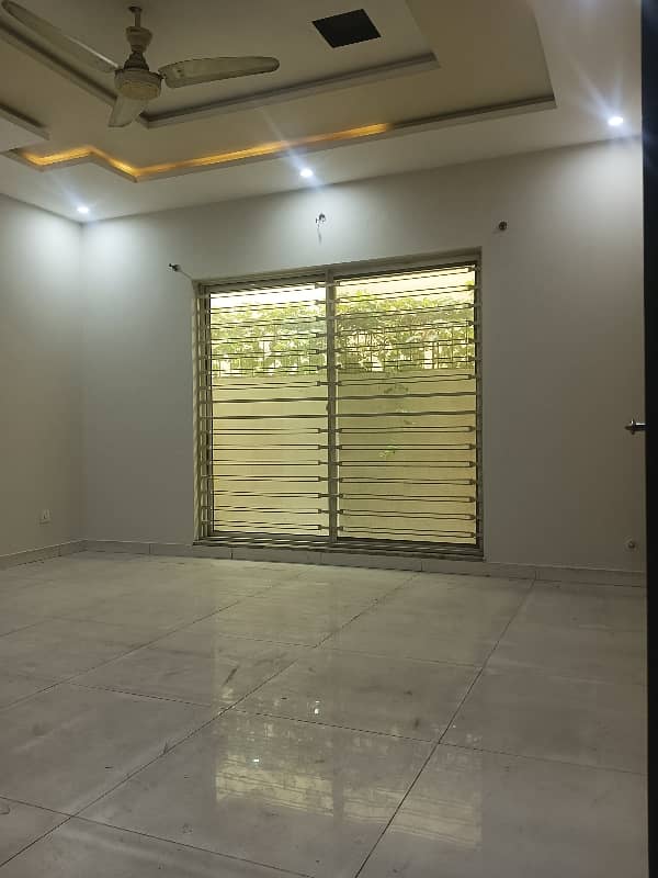 10 marla Upper portion new type for rent wapda Town j2 block 5