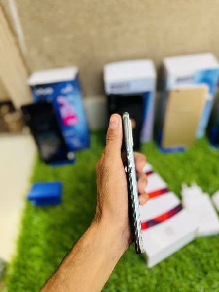 Vivo S1 8/256gb with box charger pta approved (03101016332) 1