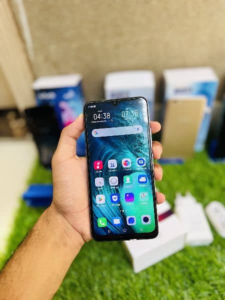 Vivo S1 8/256gb with box charger pta approved (03101016332) 4