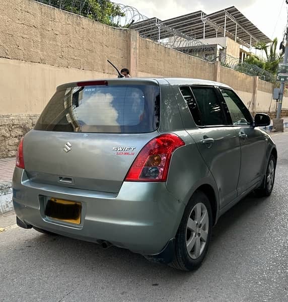 Suzuki Swift DLX 1.3 2012 5