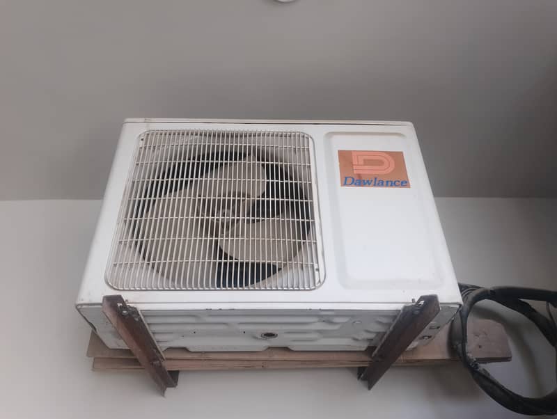 Dawlance 1 Ton Ac in Good condition 4