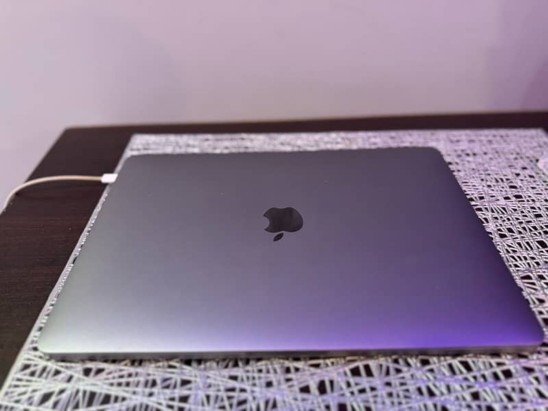 Macbook Pro 2018 13 4