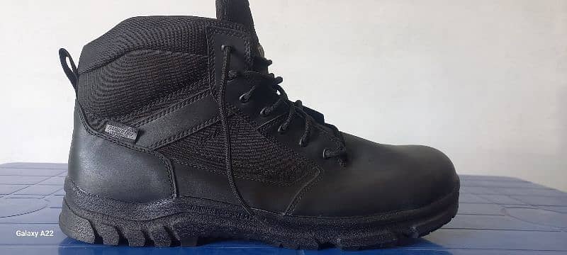 BLACK INSULATED SHOES For Sale into very Reasonable Prize 5