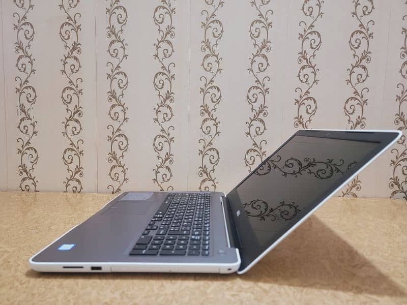 Laptop DELL i5, 7th Gen | Slim, Stylish 8