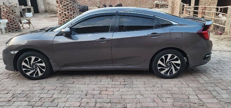 Honda Civic Oriel 2017 5