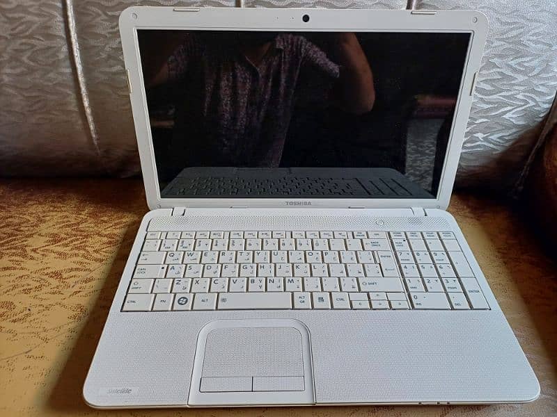 TOSHIBA SATELLITE C850 2