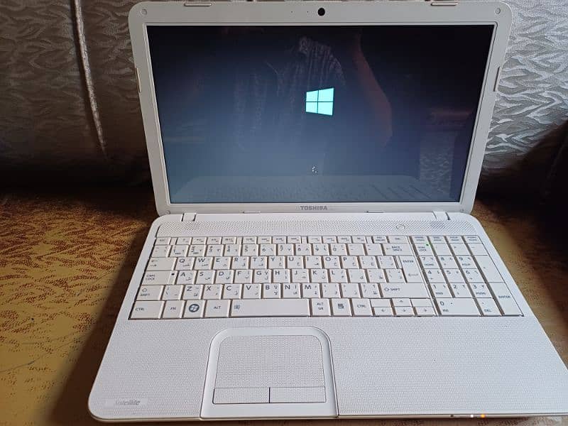 TOSHIBA SATELLITE C850 3