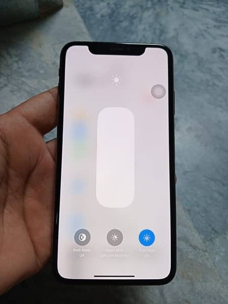 iPhone XS Max 64 go 7