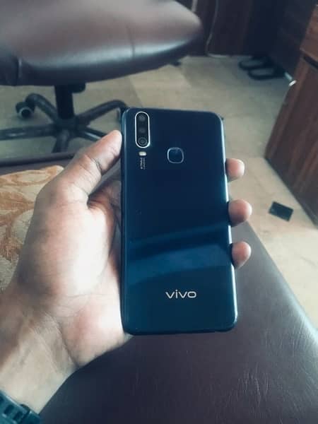 vivo y15 4/64 Rs16000 With the box exchange available 2