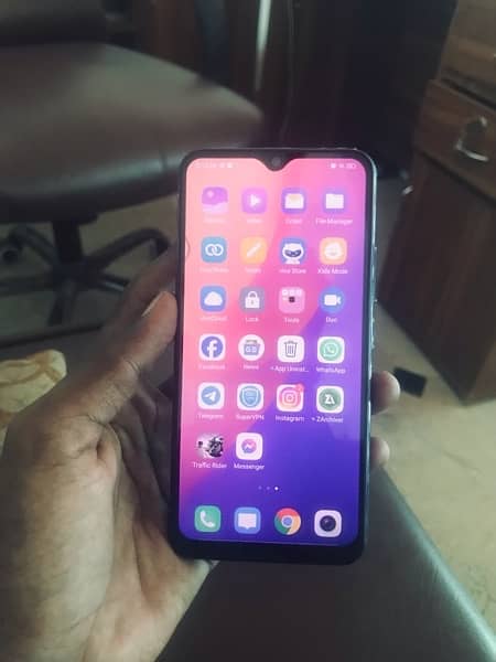 vivo y15 4/64 Rs16000 With the box exchange available 3