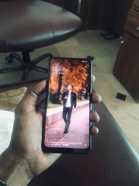 vivo y15 4/64 Rs16000 With the box exchange available 4