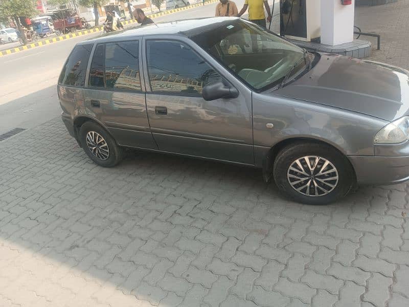 Suzuki Cultus VXR 2012 little touching 4