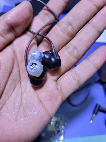 moondrop chu I IEM DYNAMIC DRIVER HANDFREE 10